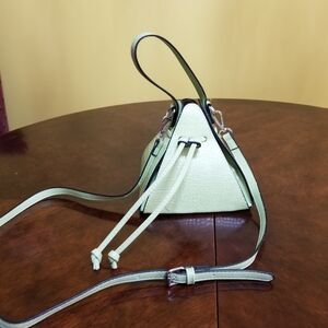 SHOULDER BAG SATCHEL OLIVIA MARK CROC EMBOSSED DRAWSTRING PYRAMID WRIST OR SHOUL